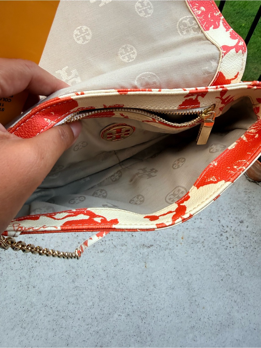 Tory Burch Mini Crossbody in Fire Orange and White Floral - Picture 4 of 8